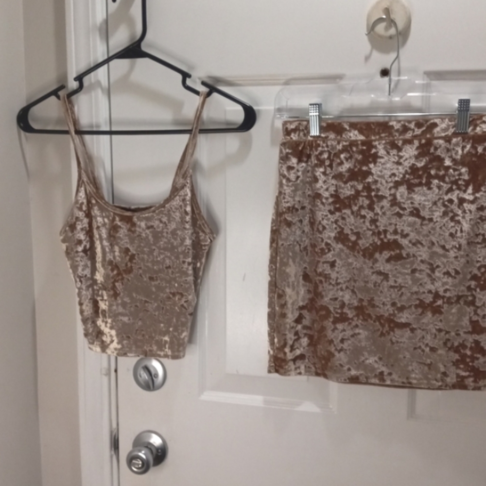 Two Piece Crushed Velvet Top& Skirt Sz Med Childs